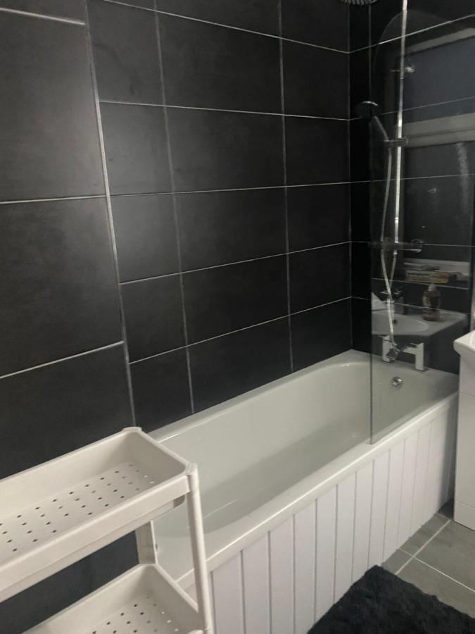 Convenient Room Белфаст Экстерьер фото