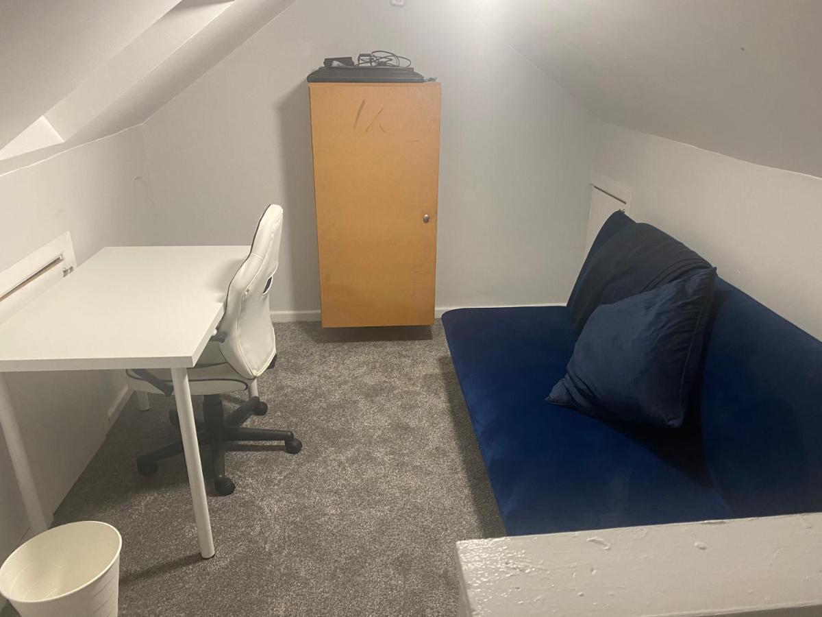 Convenient Room Белфаст Экстерьер фото