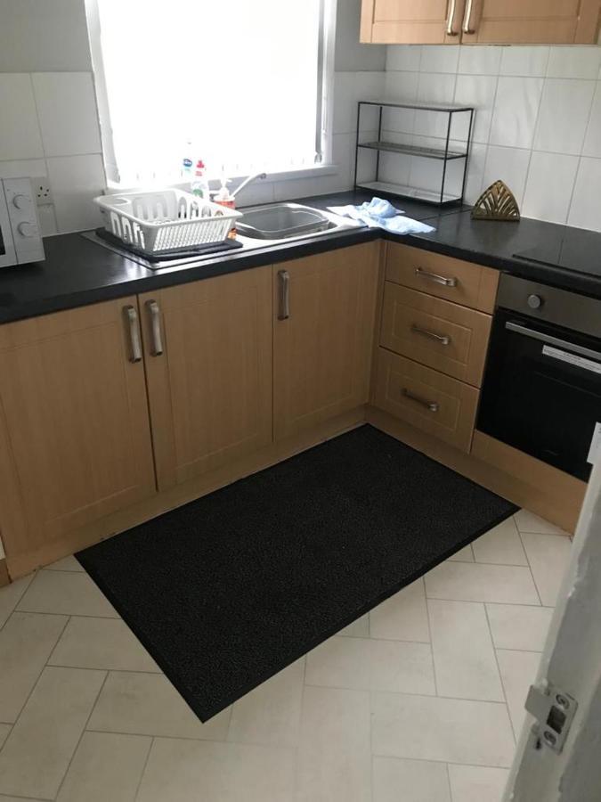 Convenient Room Белфаст Экстерьер фото